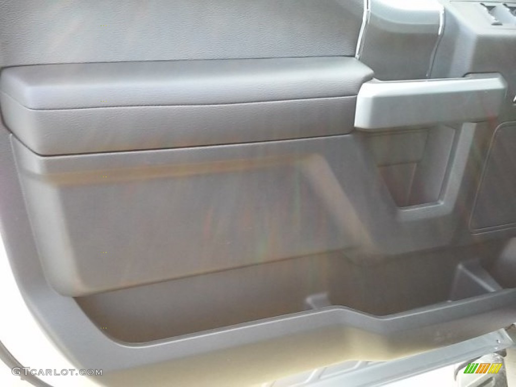 2016 F150 XLT SuperCrew 4x4 - Ingot Silver / Black photo #15