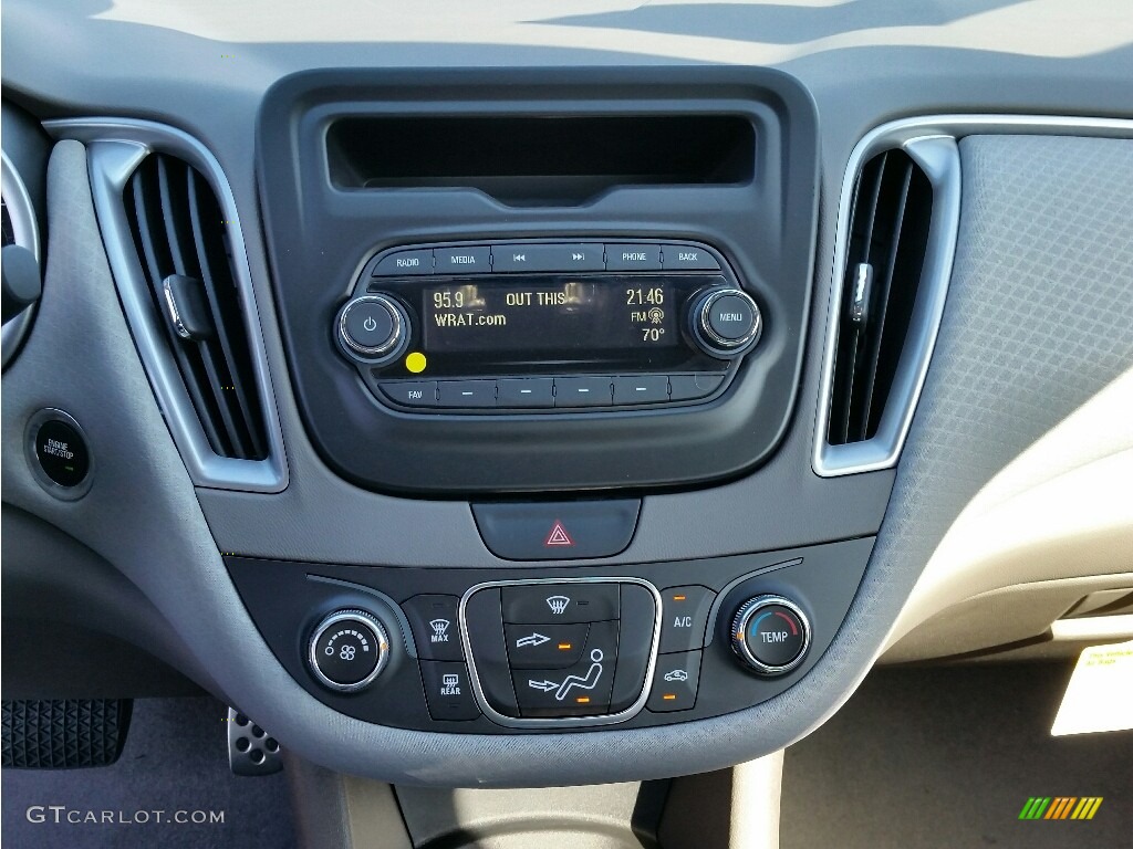 2016 Chevrolet Malibu L Controls Photos