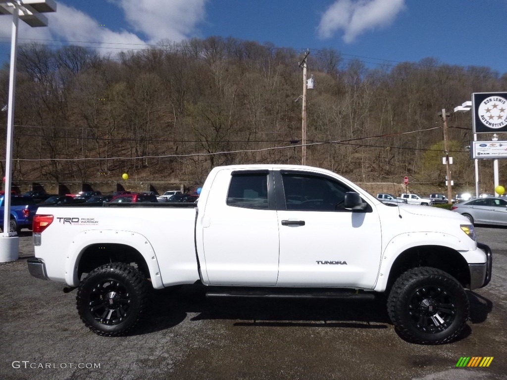 2013 Tundra Double Cab 4x4 - Super White / Graphite photo #1