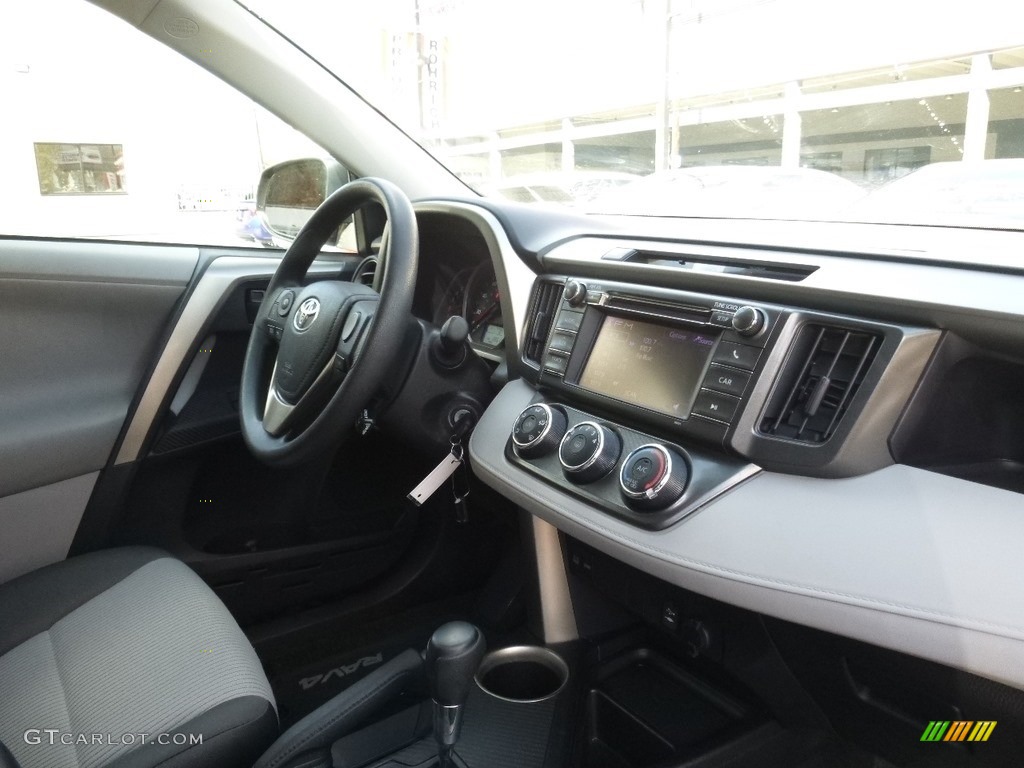 2013 RAV4 LE AWD - Black / Ash photo #11