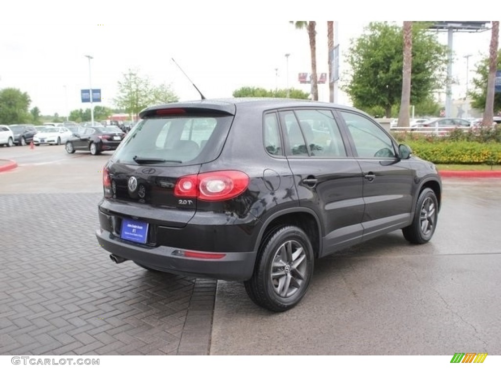 2011 Tiguan S - Deep Black Metallic / Clay Gray photo #7