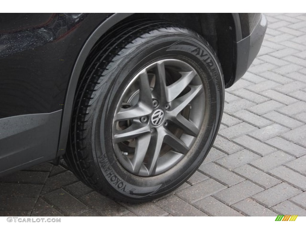 2011 Tiguan S - Deep Black Metallic / Clay Gray photo #13