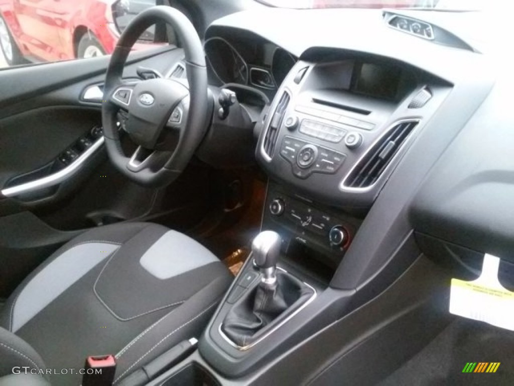 2016 Focus ST - Kona Blue / Charcoal Black photo #17