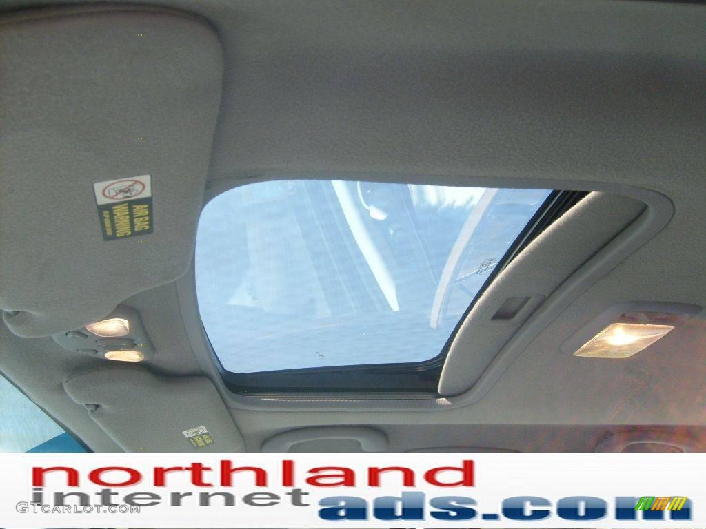 1998 Taurus SE Wagon - Black / Medium Graphite photo #12