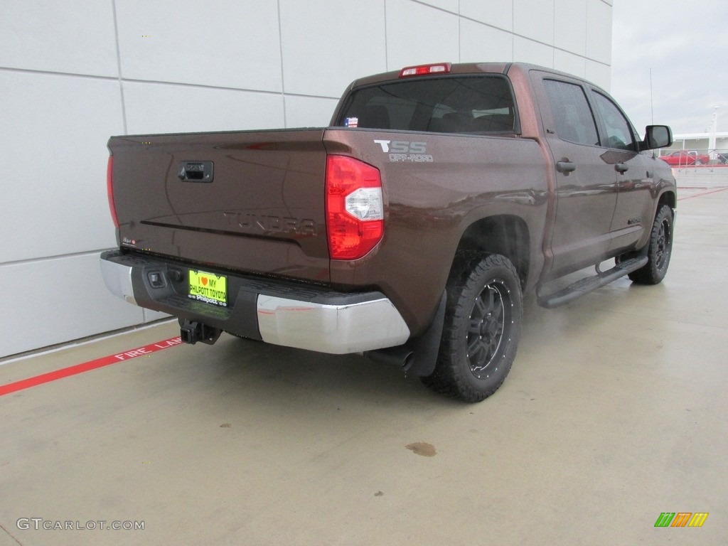 2016 Tundra SR5 CrewMax - Sunset Bronze Mica / Black photo #4