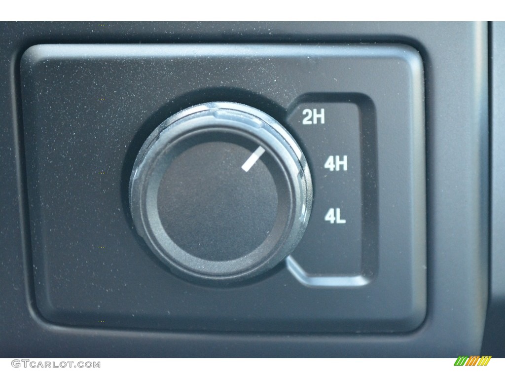2016 F150 XL SuperCab 4x4 - Ingot Silver / Medium Earth Gray photo #13