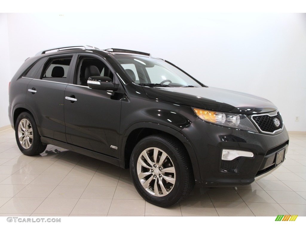 Ebony Black Kia Sorento