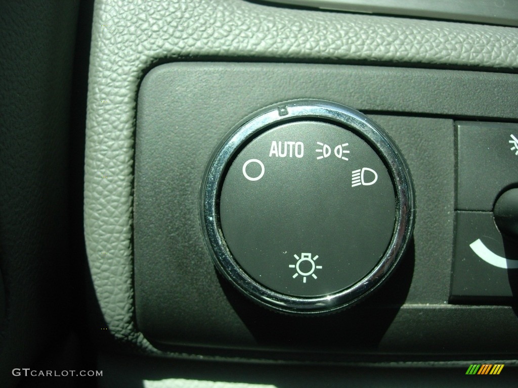 2007 Suburban 1500 LS 4x4 - Silver Birch Metallic / Light Titanium/Dark Titanium photo #23