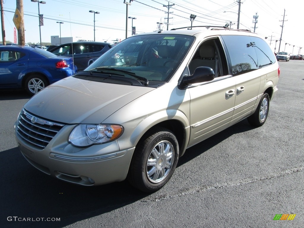 2007 Town & Country Limited - Linen Gold Metallic / Dark Khaki/Light Graystone photo #2