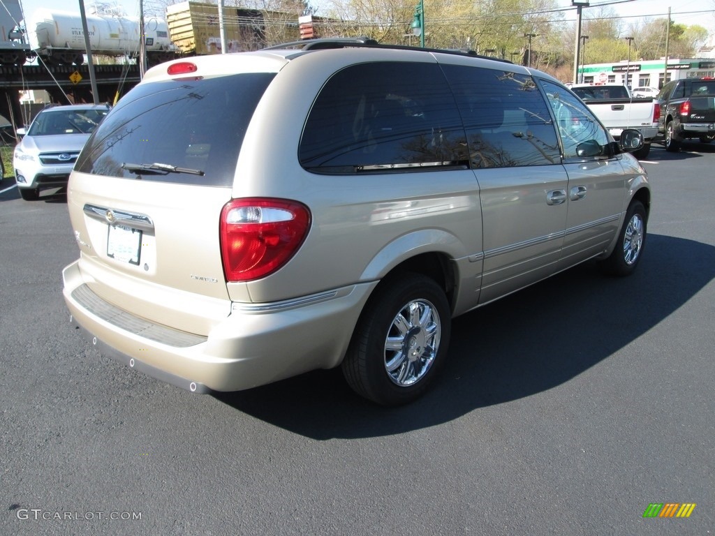 2007 Town & Country Limited - Linen Gold Metallic / Dark Khaki/Light Graystone photo #6