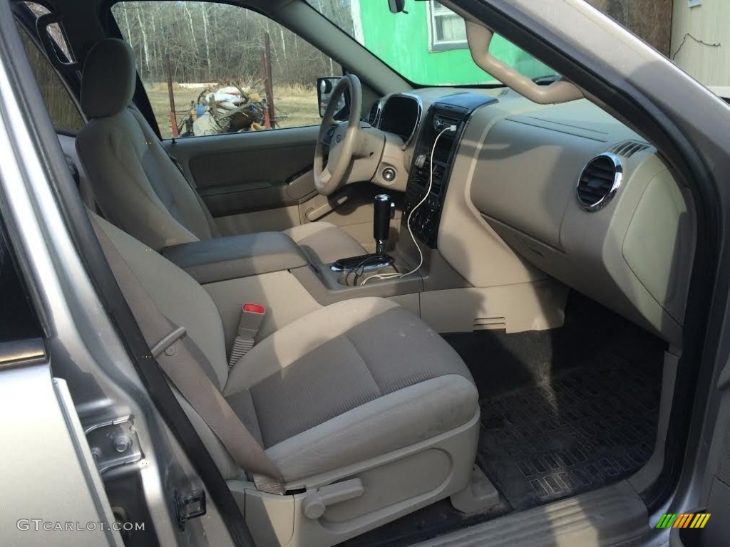 2007 Explorer Sport Trac XLT 4x4 - Silver Birch Metallic / Light Stone photo #12