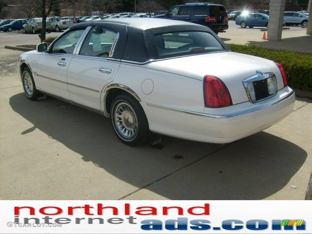 2000 Town Car Cartier - White Pearlescent Tri-Coat / Light Graphite photo #2