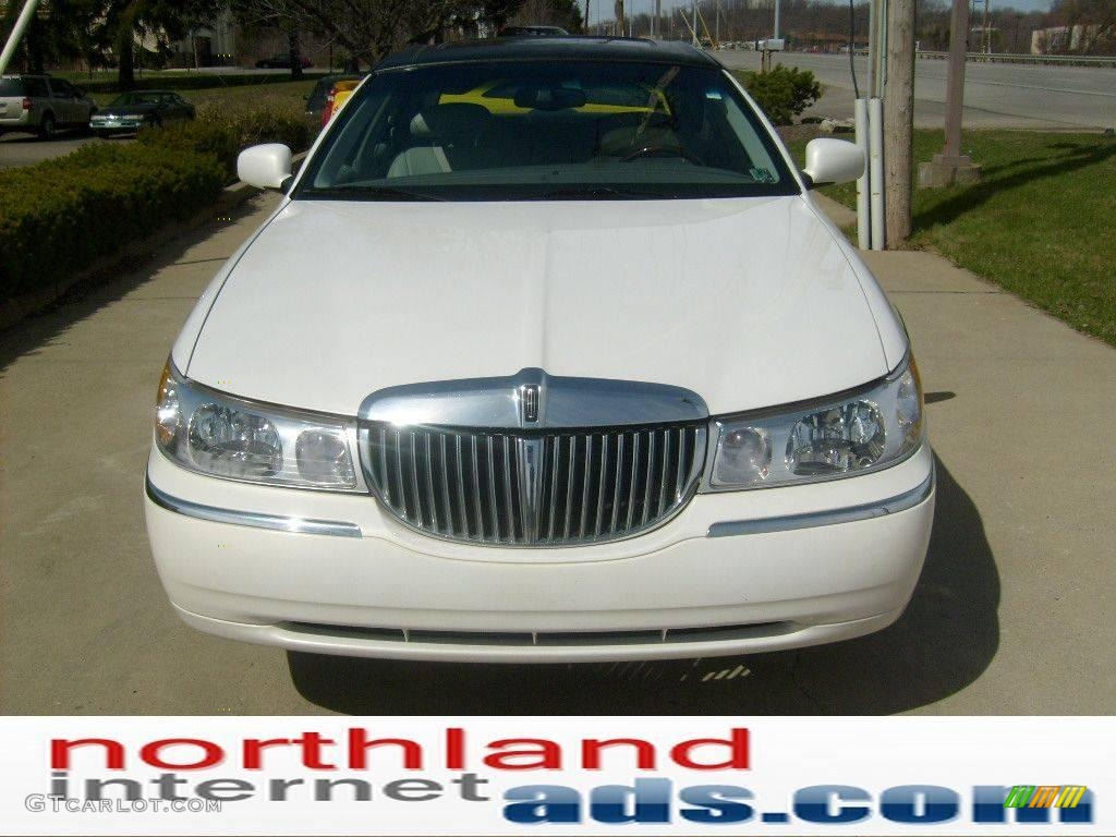2000 Town Car Cartier - White Pearlescent Tri-Coat / Light Graphite photo #6