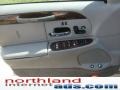 2000 White Pearlescent Tri-Coat Lincoln Town Car Cartier  photo #11