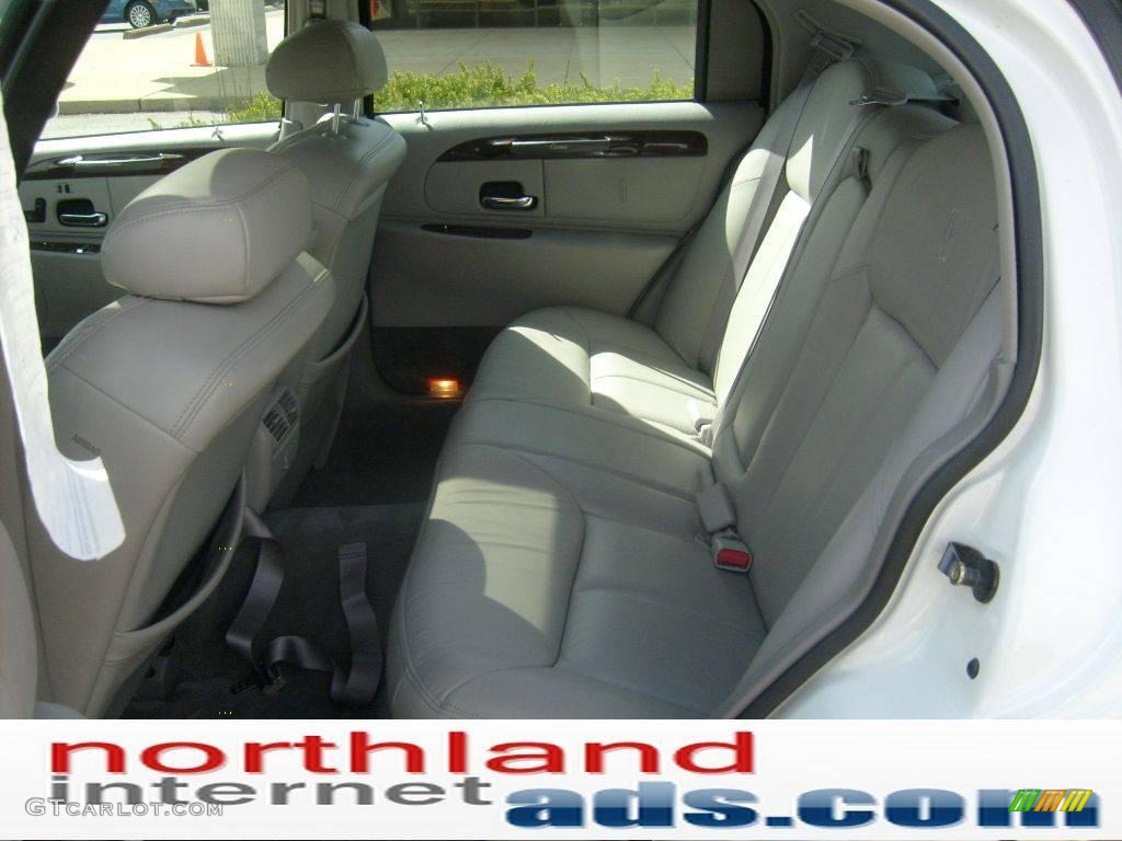 2000 Town Car Cartier - White Pearlescent Tri-Coat / Light Graphite photo #13