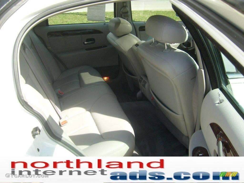 2000 Town Car Cartier - White Pearlescent Tri-Coat / Light Graphite photo #16