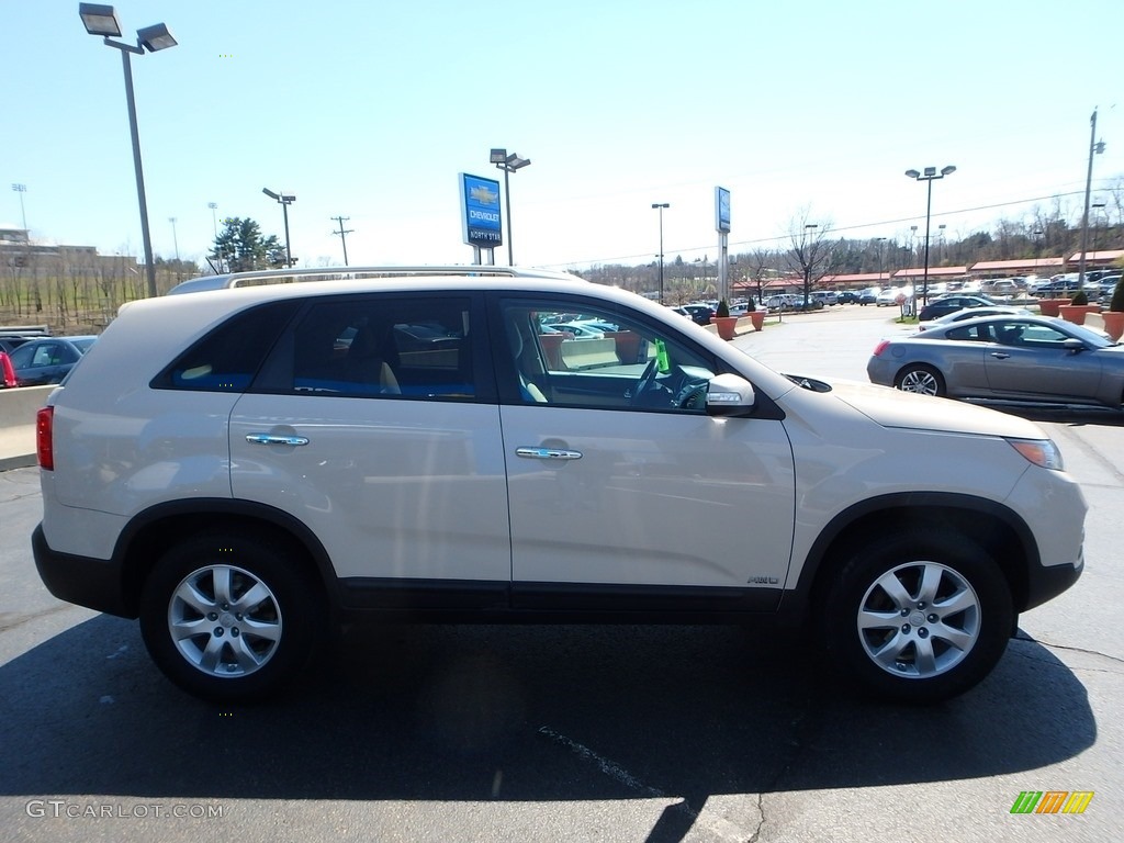 2011 Sorento LX AWD - White Sand Beige / Beige photo #10