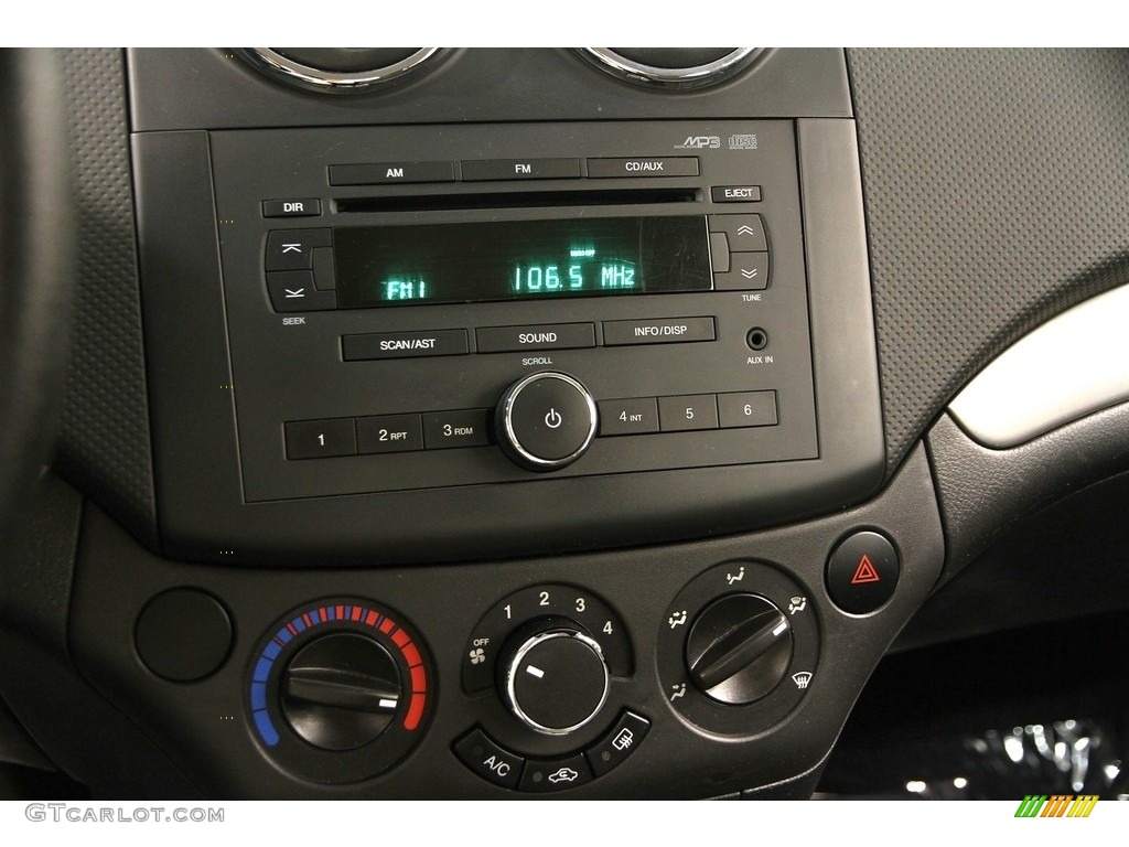 2008 Aveo LT Sedan - Medium Gray Metallic / Charcoal photo #9