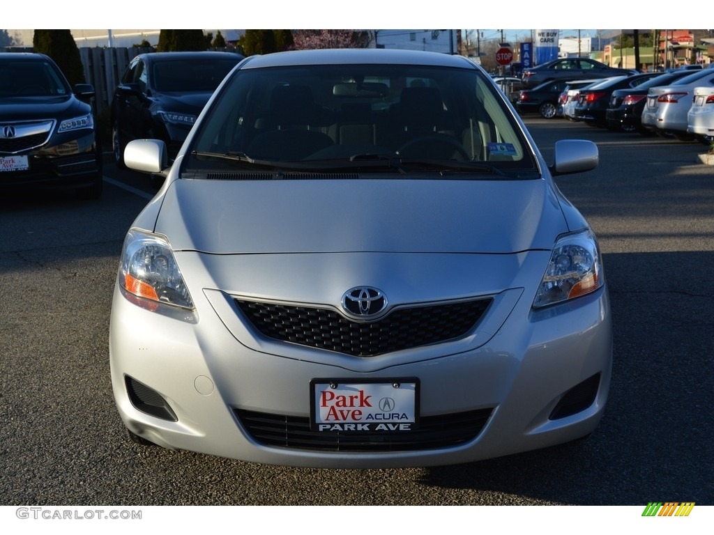 2009 Yaris S Sedan - Silver Streak Mica / Dark Charcoal photo #6