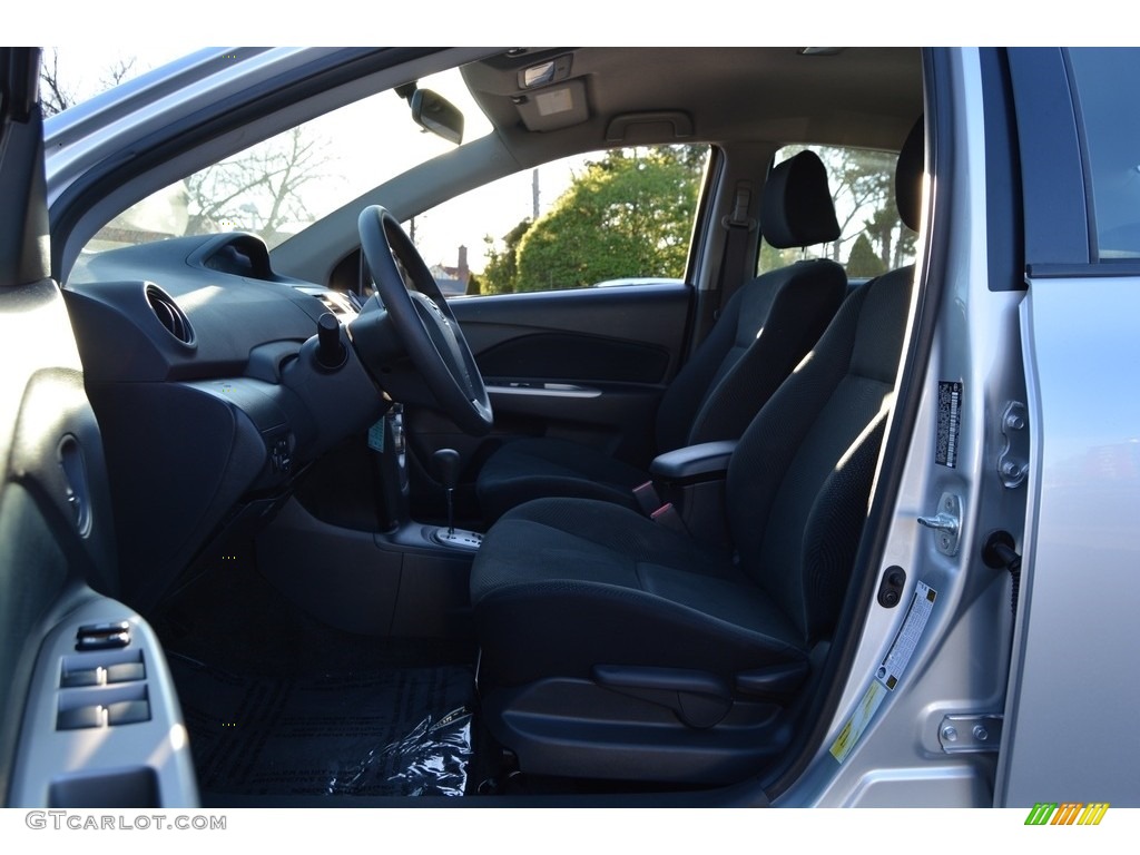 2009 Yaris S Sedan - Silver Streak Mica / Dark Charcoal photo #10