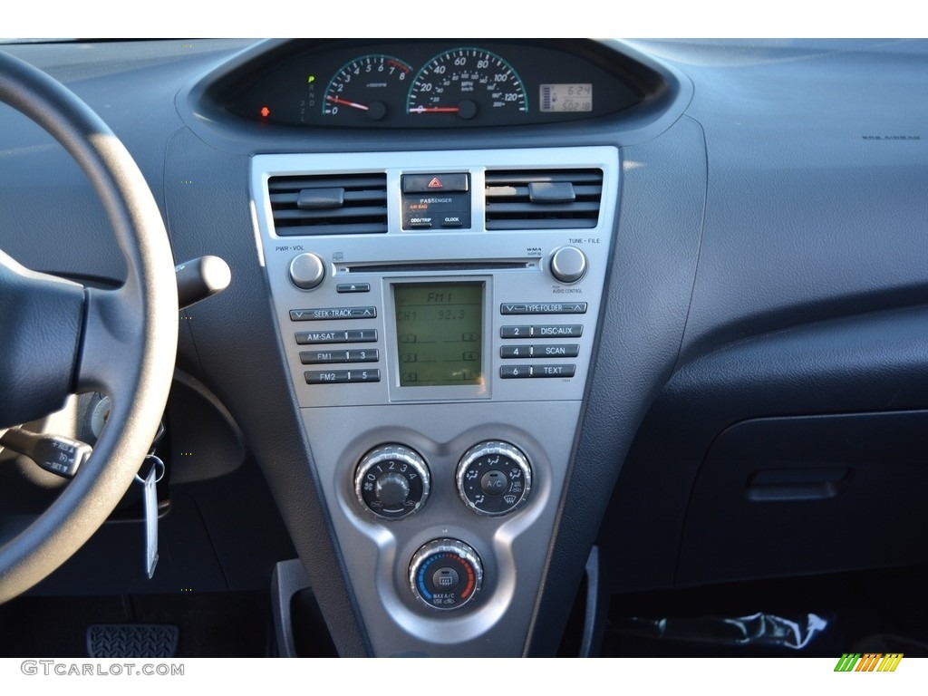 2009 Yaris S Sedan - Silver Streak Mica / Dark Charcoal photo #13