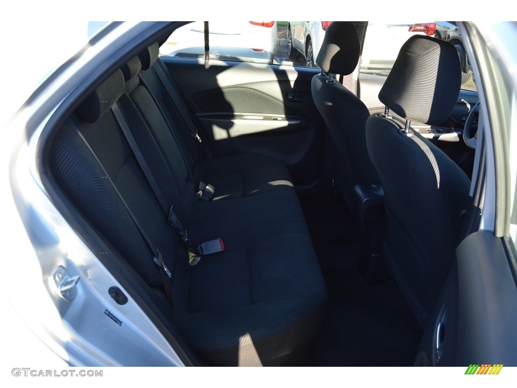 2009 Yaris S Sedan - Silver Streak Mica / Dark Charcoal photo #20