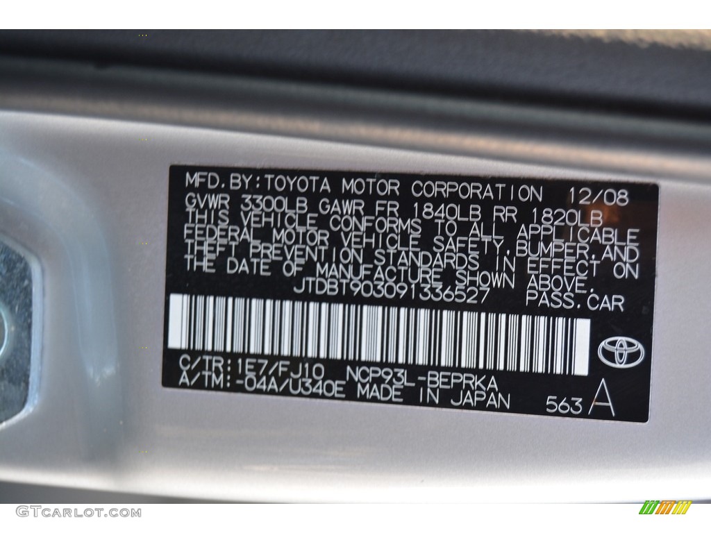 2009 Yaris S Sedan - Silver Streak Mica / Dark Charcoal photo #29
