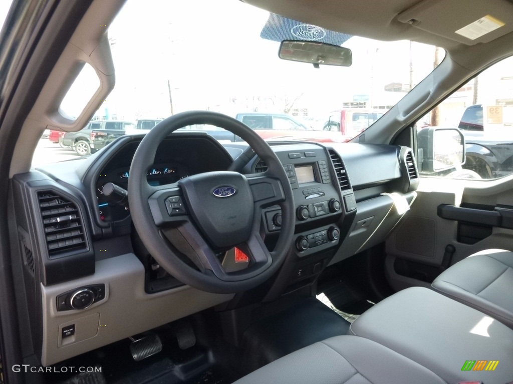 Medium Earth Gray Interior 2016 Ford F150 XL Regular Cab 4x4 Photo #112306185