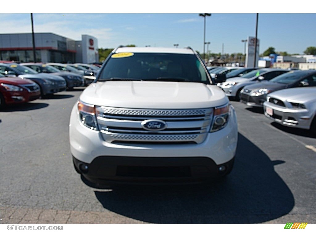 2012 Explorer XLT - White Suede / Medium Light Stone photo #25