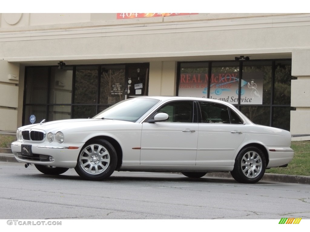 2004 XJ XJ8 - White Onyx / Sand photo #2