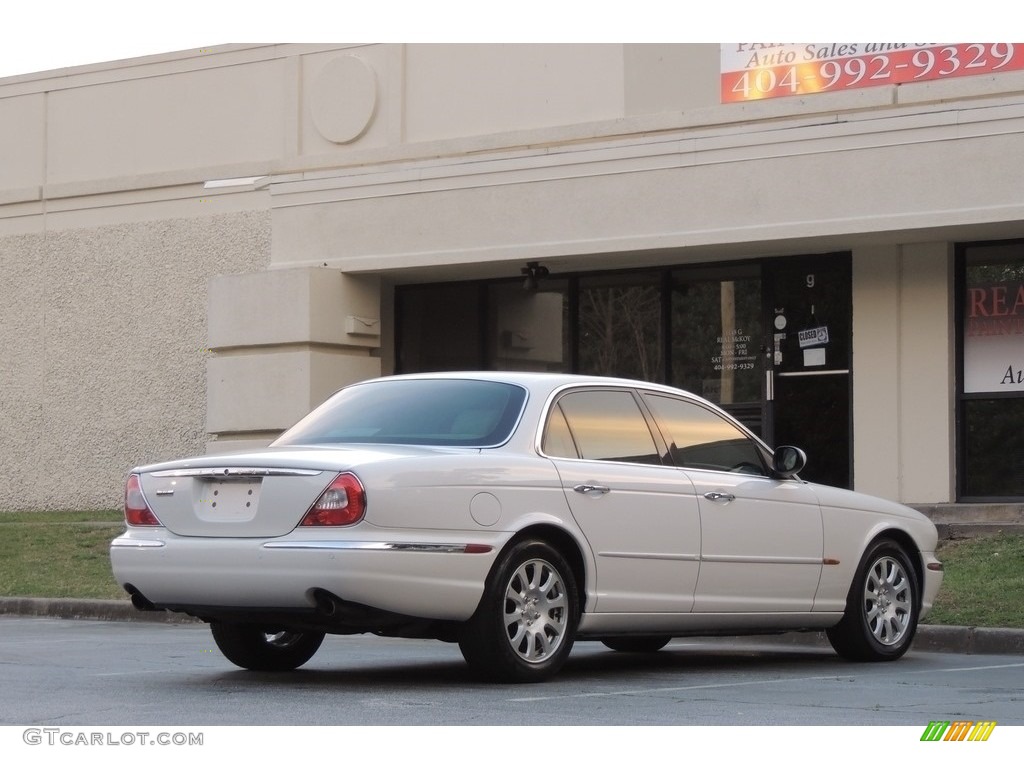 2004 XJ XJ8 - White Onyx / Sand photo #9