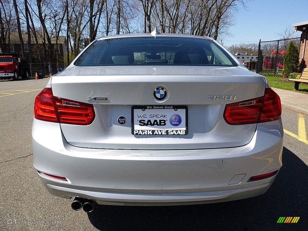 2013 3 Series 328i xDrive Sedan - Glacier Silver Metallic / Black photo #4