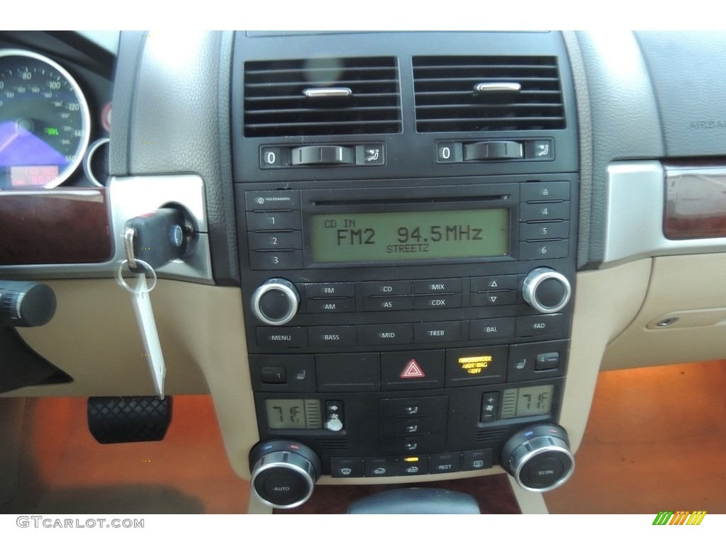 2006 Touareg V6 - Venetian Green / Pure Beige photo #25