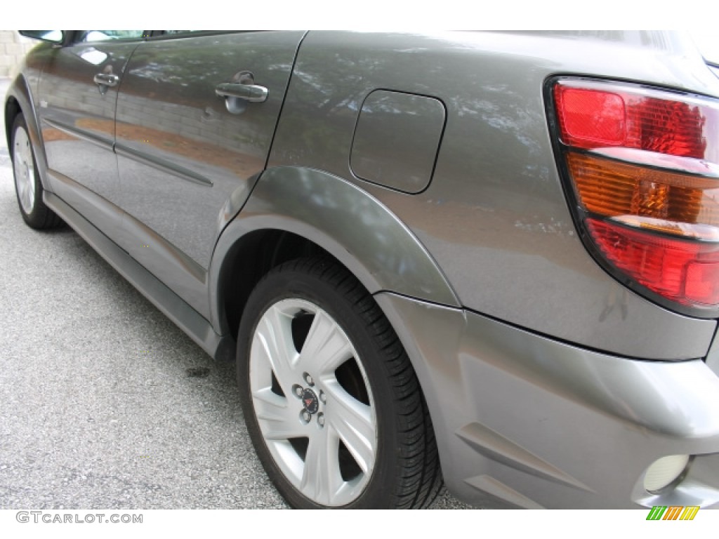 2006 Vibe  - Stealth / Graphite Black photo #4