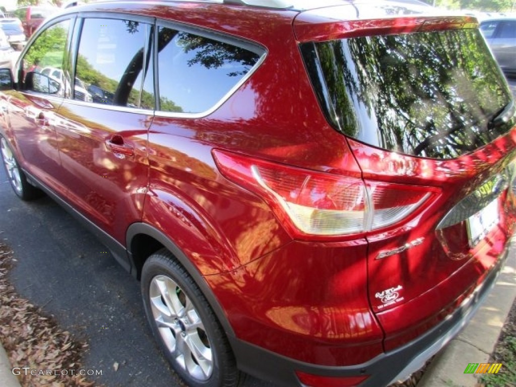 2016 Escape Titanium - Ruby Red Metallic / Charcoal Black photo #4