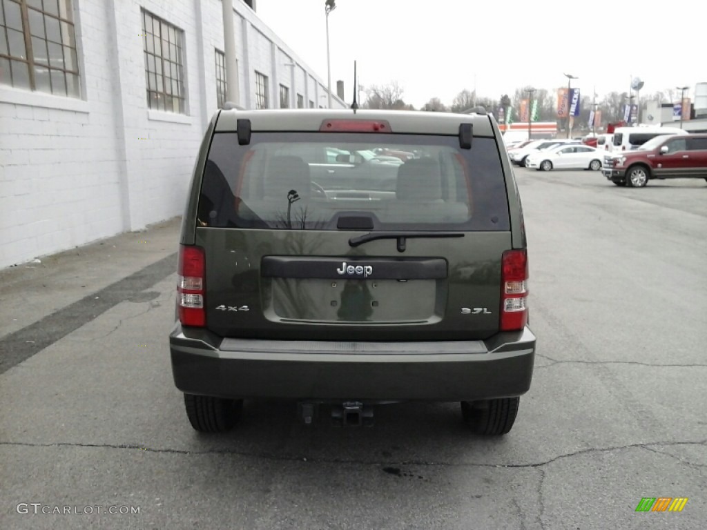 2008 Liberty Sport 4x4 - Jeep Green Metallic / Pastel Pebble Beige photo #5