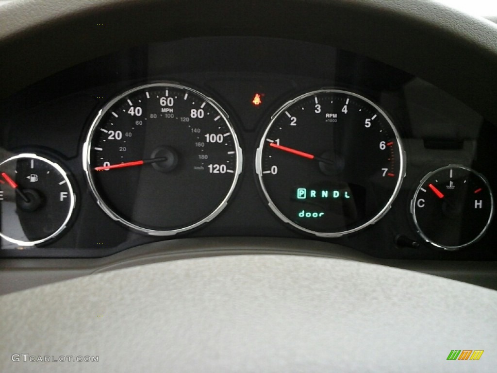 2008 Liberty Sport 4x4 - Jeep Green Metallic / Pastel Pebble Beige photo #13