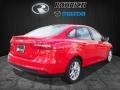 Race Red - Focus SE Sedan Photo No. 3