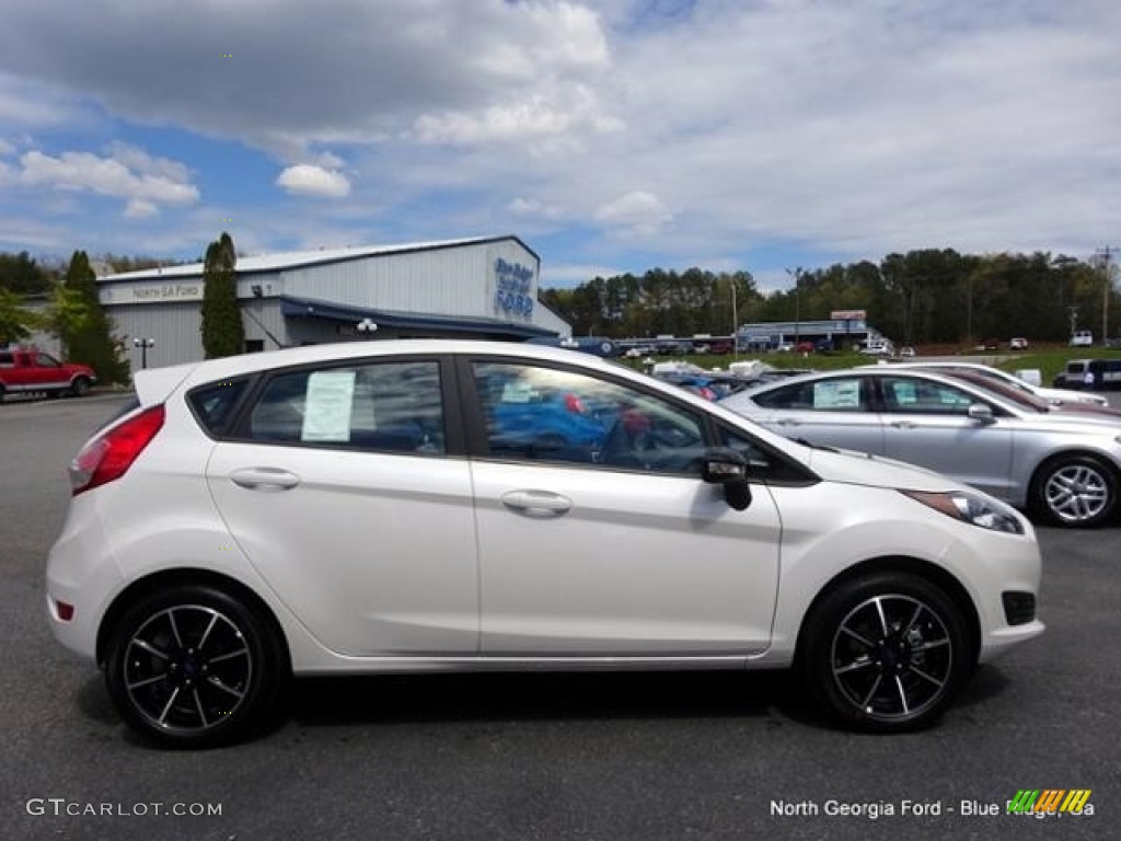 2016 Fiesta SE Hatchback - White Platinum Metallic Tri-coat / Medium Light Stone photo #6