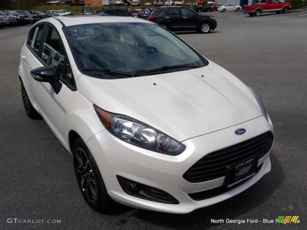 2016 Fiesta SE Hatchback - White Platinum Metallic Tri-coat / Medium Light Stone photo #7