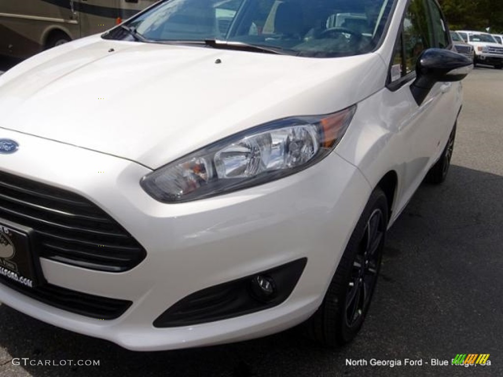 2016 Fiesta SE Hatchback - White Platinum Metallic Tri-coat / Medium Light Stone photo #32