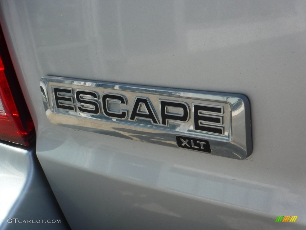 2011 Escape XLT 4WD - Ingot Silver Metallic / Charcoal Black photo #11