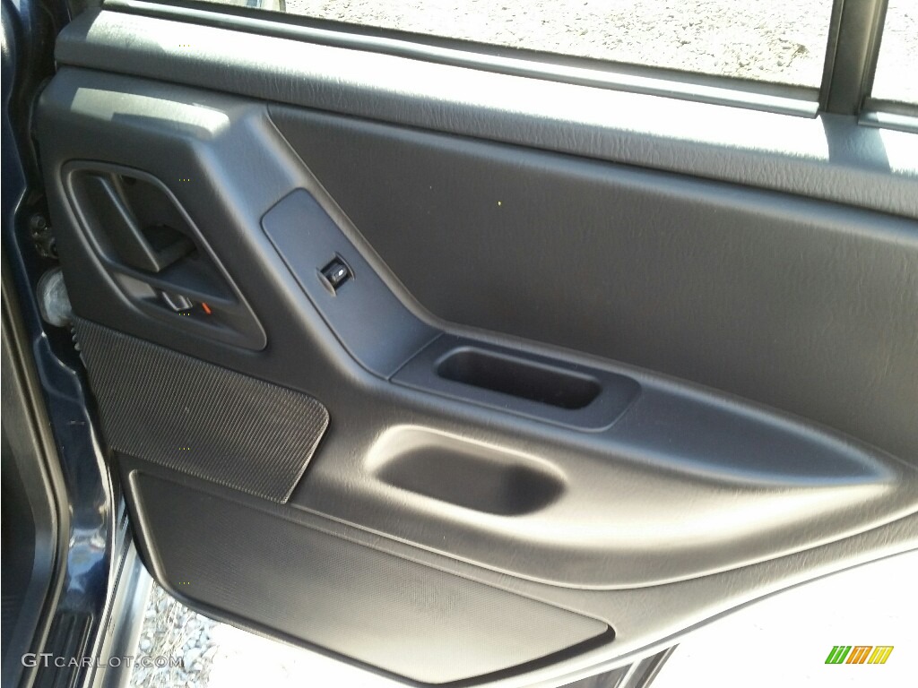 2004 Grand Cherokee Laredo 4x4 - Midnight Blue Pearl / Dark Slate Gray photo #12