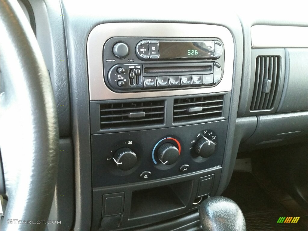 2004 Grand Cherokee Laredo 4x4 - Midnight Blue Pearl / Dark Slate Gray photo #17