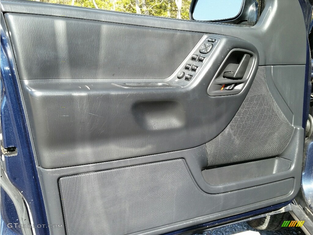 2004 Grand Cherokee Laredo 4x4 - Midnight Blue Pearl / Dark Slate Gray photo #19