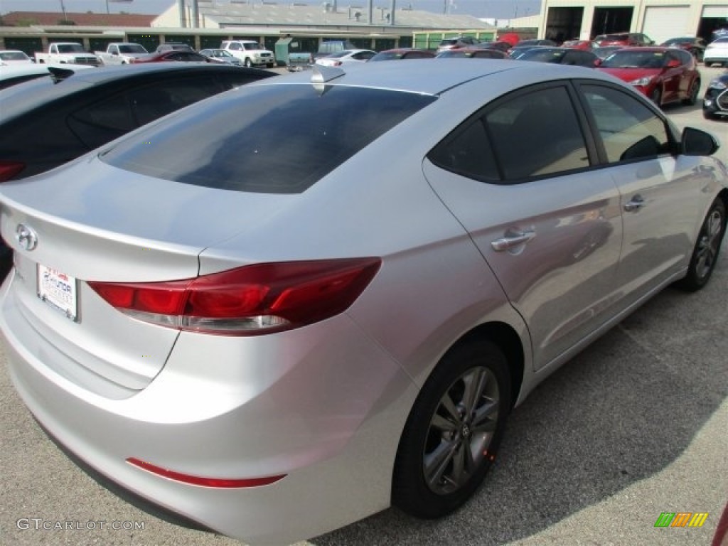 2017 Elantra SE - Silver / Gray photo #7