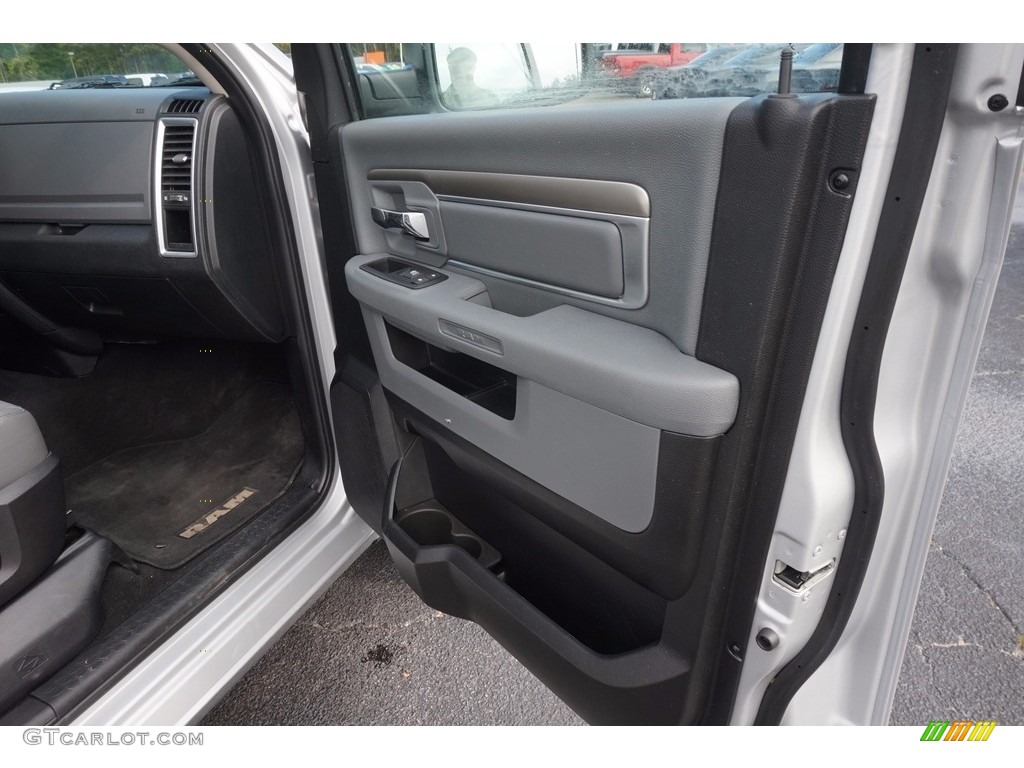 2015 1500 Big Horn Quad Cab - Bright Silver Metallic / Black/Diesel Gray photo #21