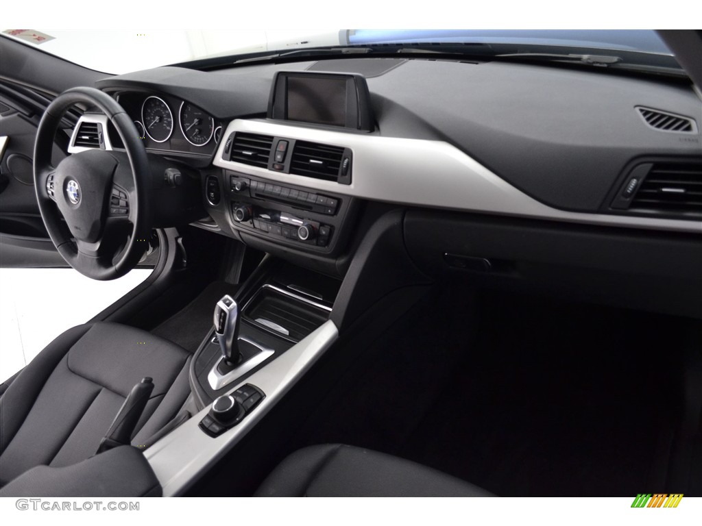 2013 3 Series 320i Sedan - Jet Black / Black photo #16