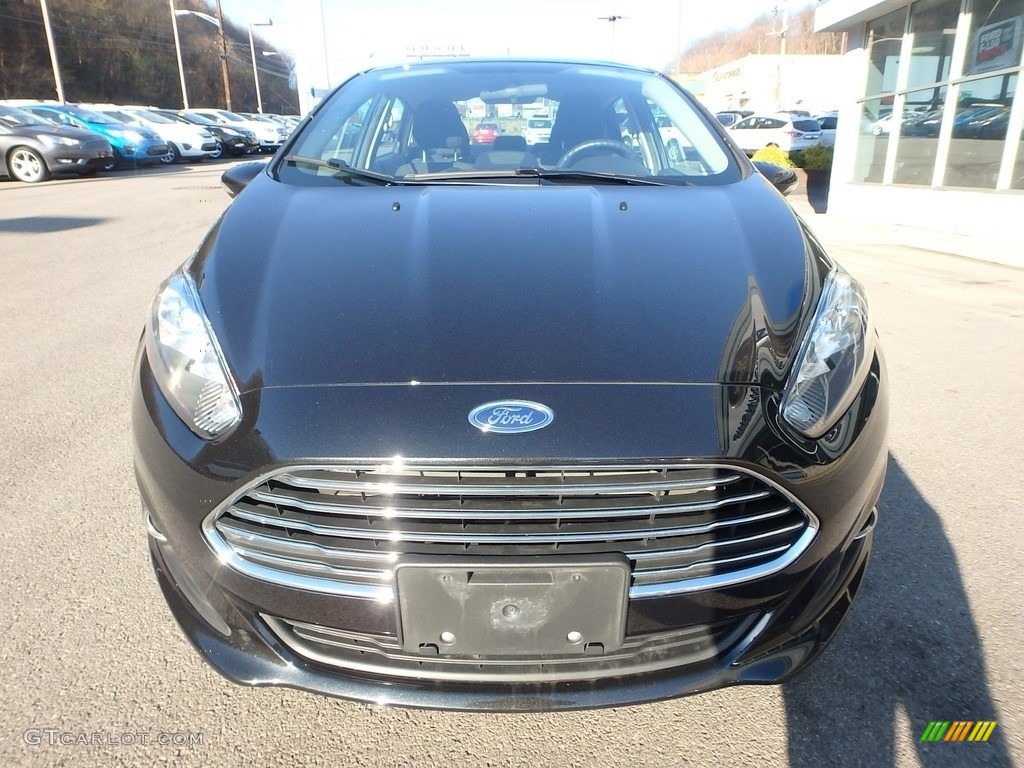 2015 Fiesta SE Sedan - Tuxedo Black Metallic / Charcoal Black photo #2