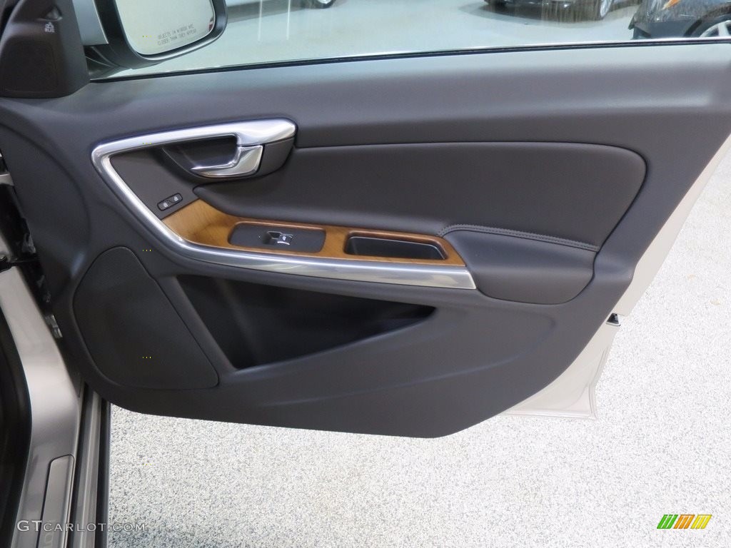 2016 Volvo S60 T5 Inscription AWD Door Panel Photos